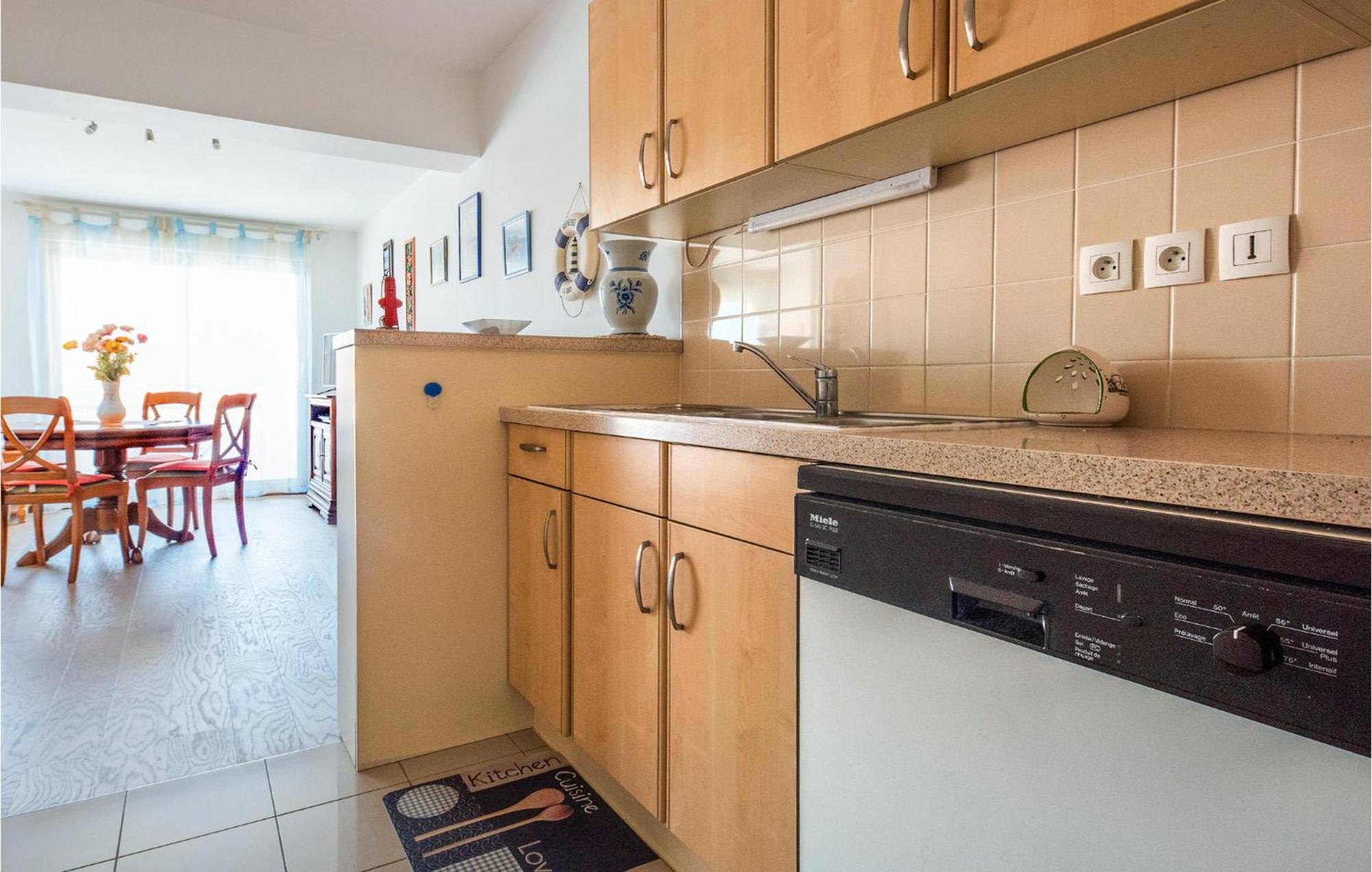 Gorgeous Apartment In Royan With Kitchen ภายนอก รูปภาพ