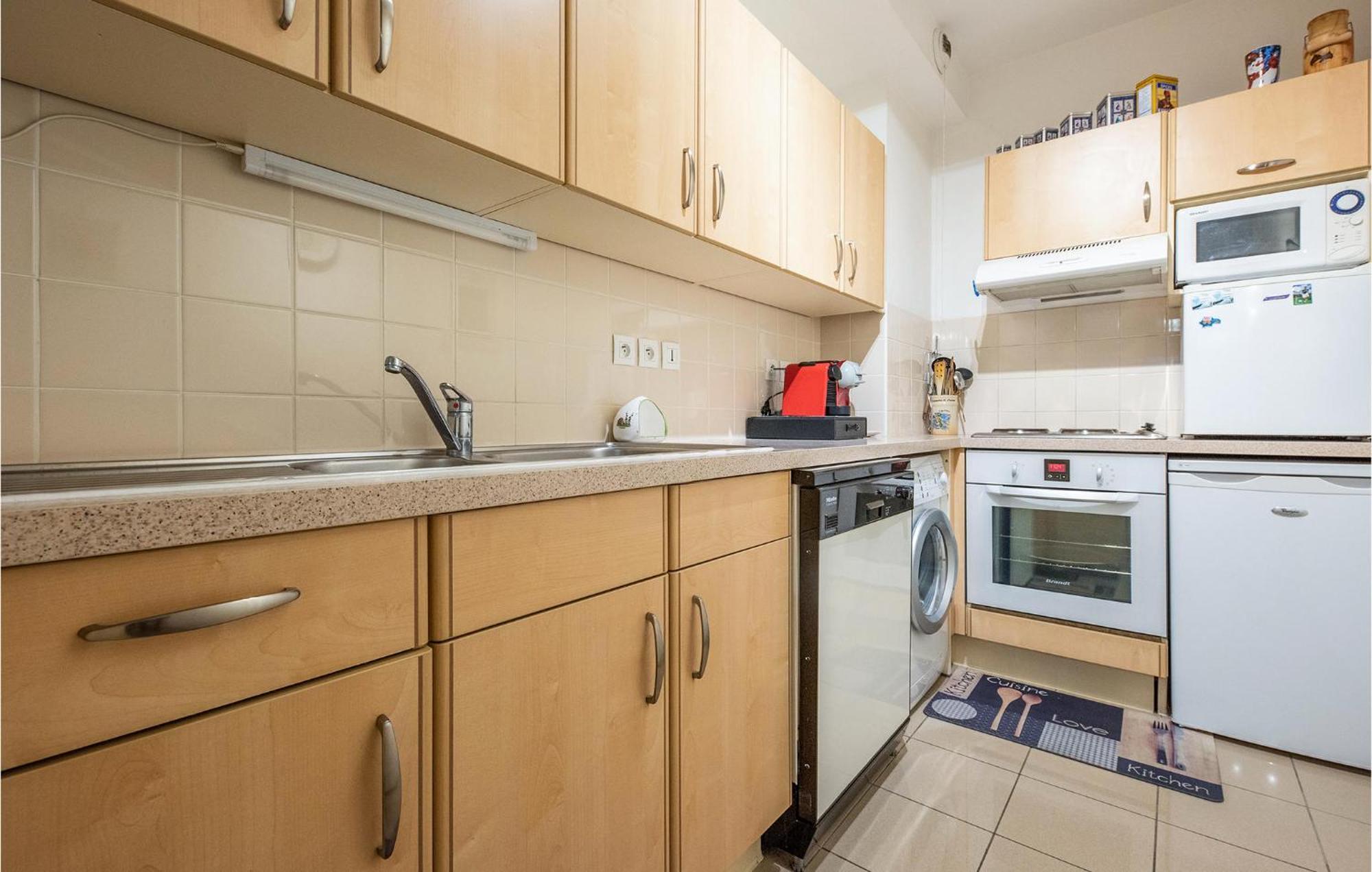 Gorgeous Apartment In Royan With Kitchen ภายนอก รูปภาพ
